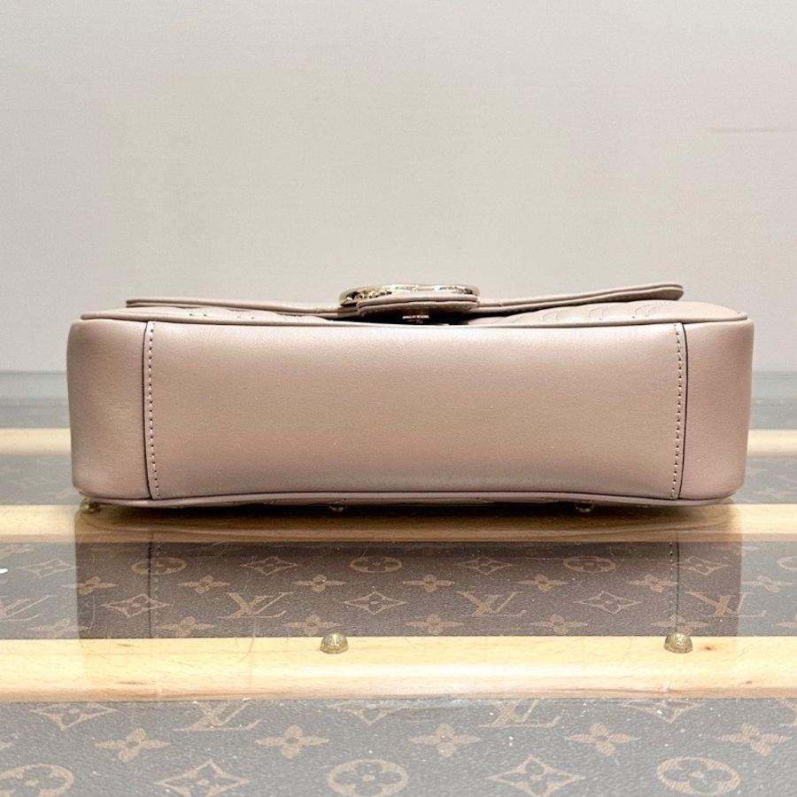 GUCCI 新款Marmont 26金扣肩背斜背鏈條包26*15*7 全新閒置配件盒子塵袋購證-4