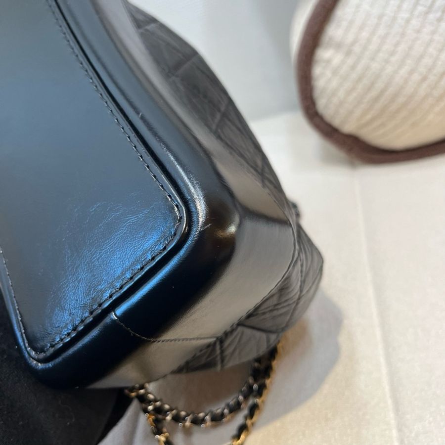 Chanel雙肩包CHANEL GABRIELLE流浪雙肩包小號22.5黑色牛皮新款晶片金銀扣菱格紋肩背包-2