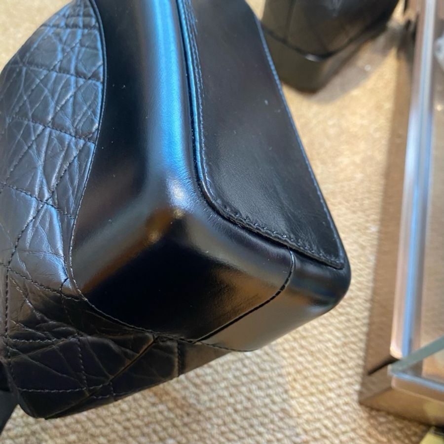 Chanel雙肩包CHANEL GABRIELLE流浪雙肩包小號22.5黑色牛皮新款晶片金銀扣菱格紋肩背包-6