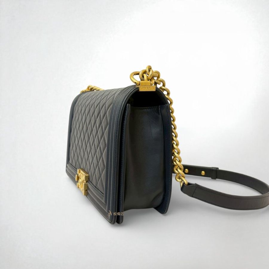 JS0161-CHANEL 藍色羊皮金釦BOY28 A92193-2