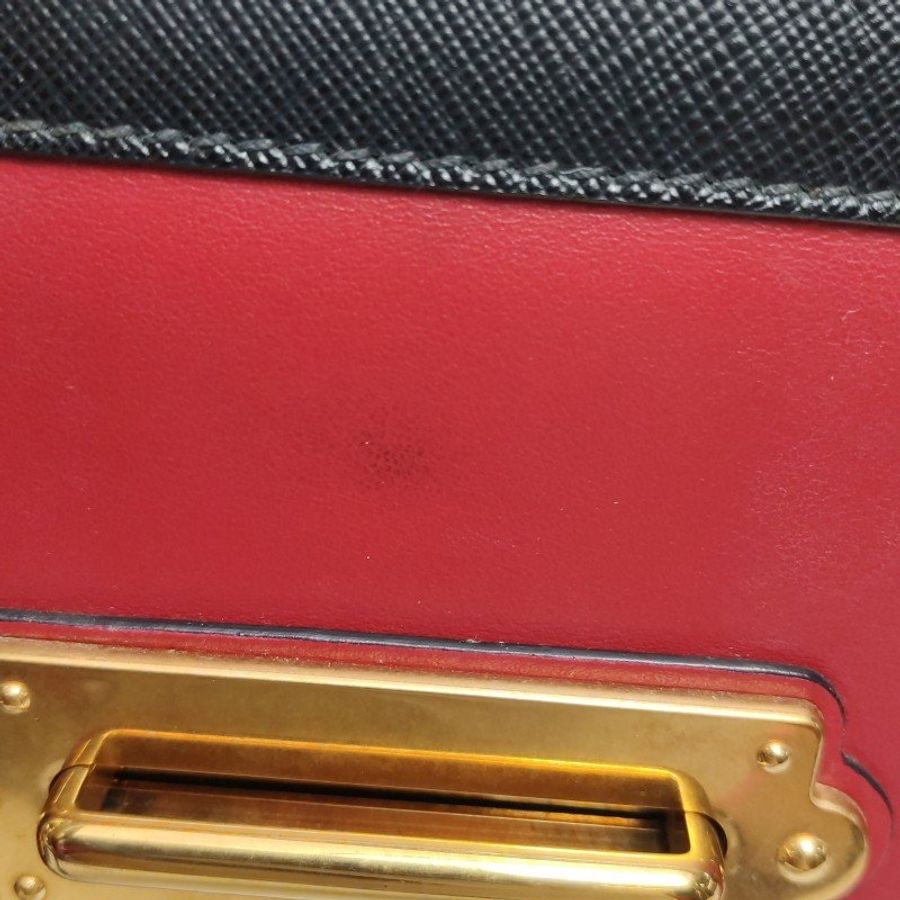 Prada Cahier牛皮撞色字母logo插扣斜挎包單肩包-15