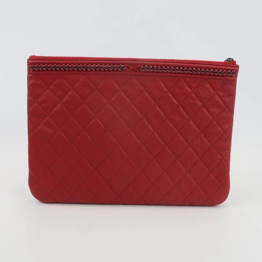 Chanel Boy Bag牛皮純色菱格絎縫方形雙C鎖扣手拿包-3