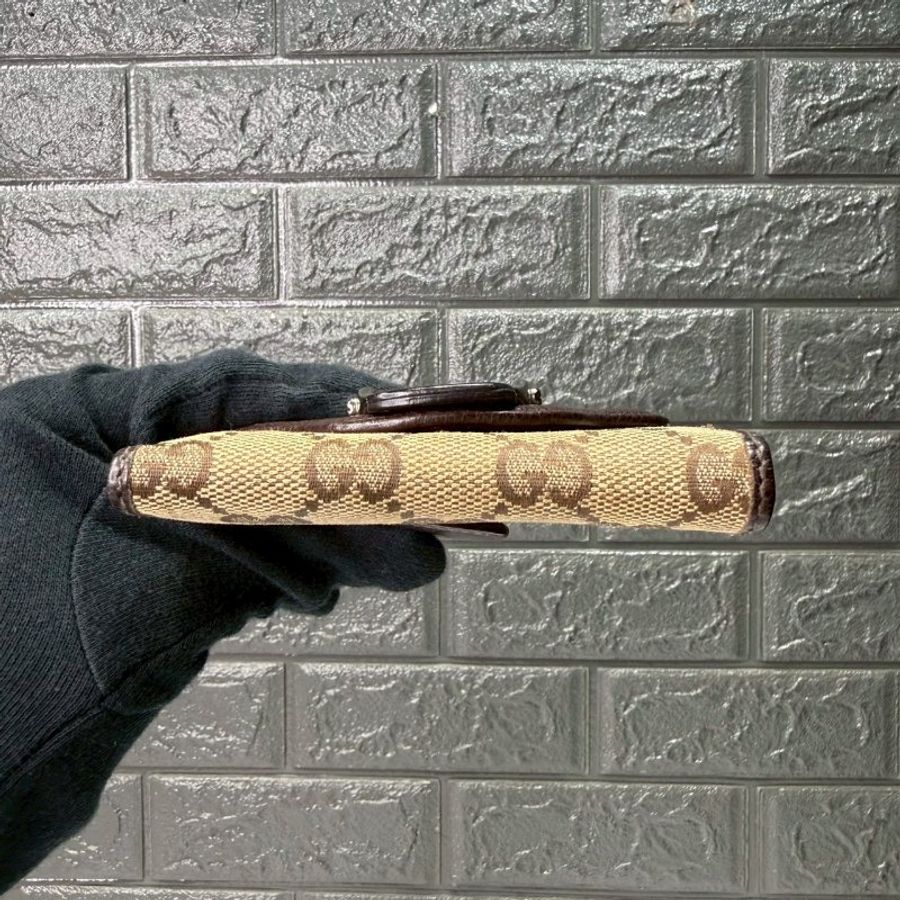 GUCCI 復古馬銜扣對開短夾-8