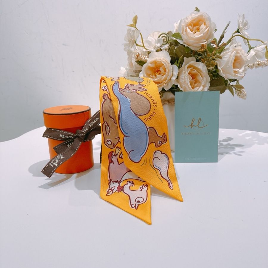 TW4647 HERMES 愛馬仕兔兔上月圖案小絲巾MILLE ET UN LAPINS TWILLY-0