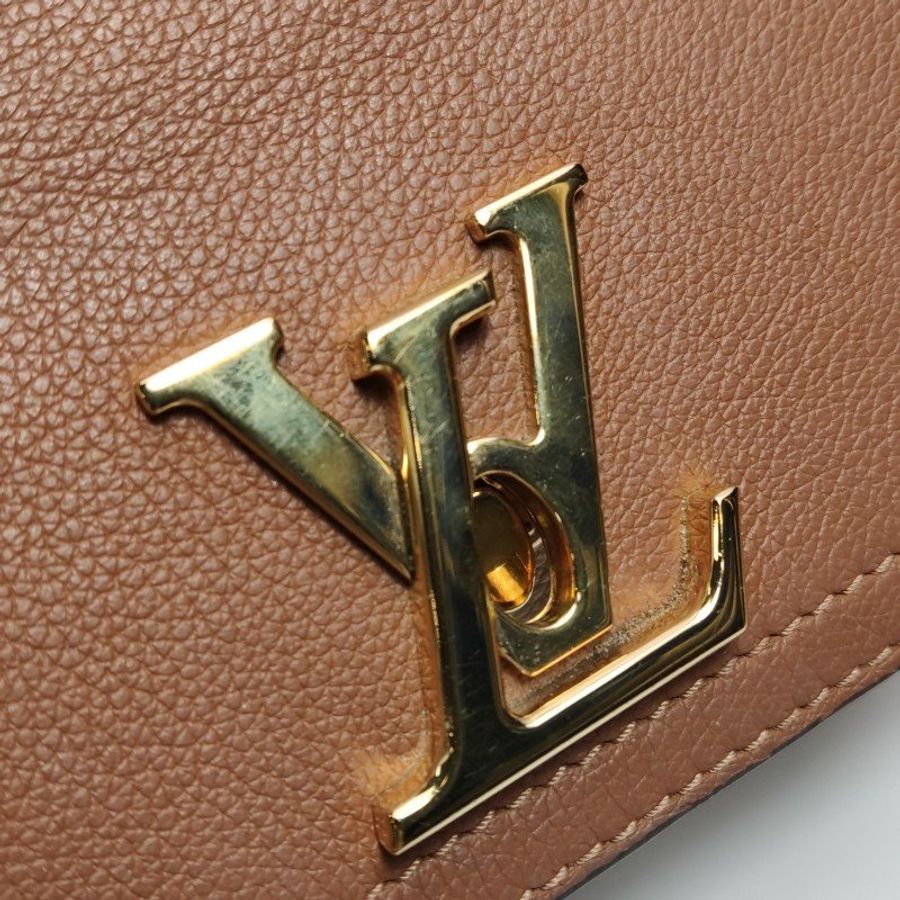 Louis Vuitton(LV)Lockme Tender牛皮拼色LV轉鎖斜挎包單肩包晶片款-15