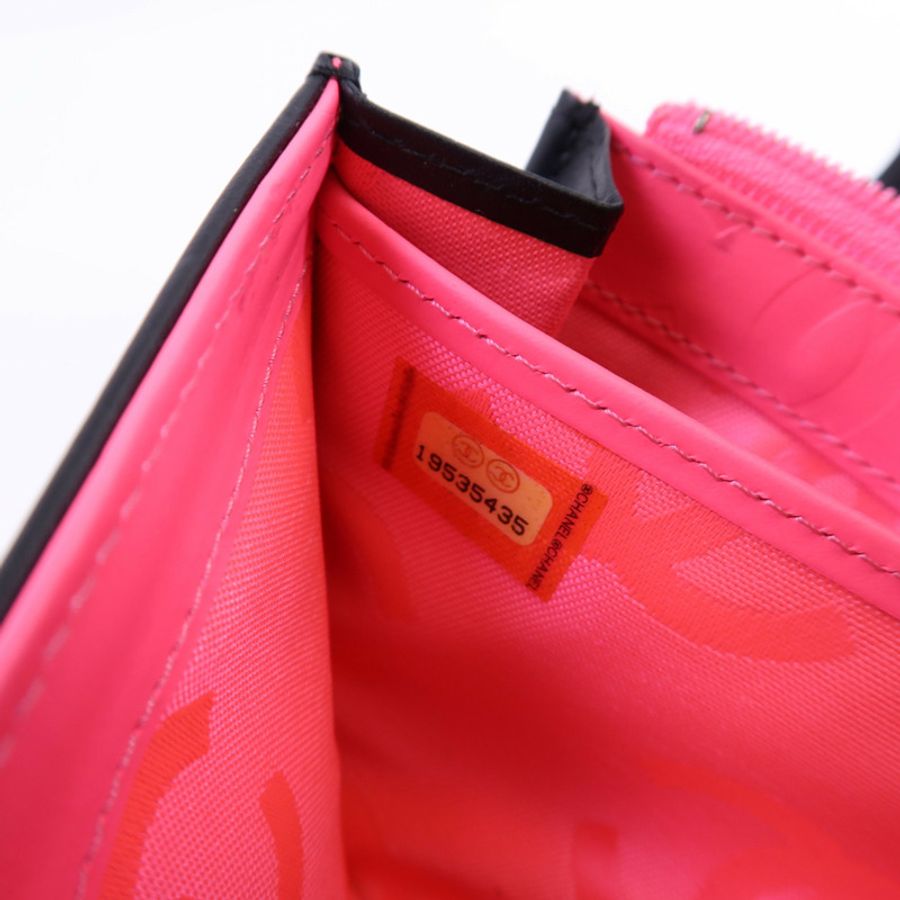 CHANEL 牛皮皮革Cambon Long Wallet銀扣長錢包-10