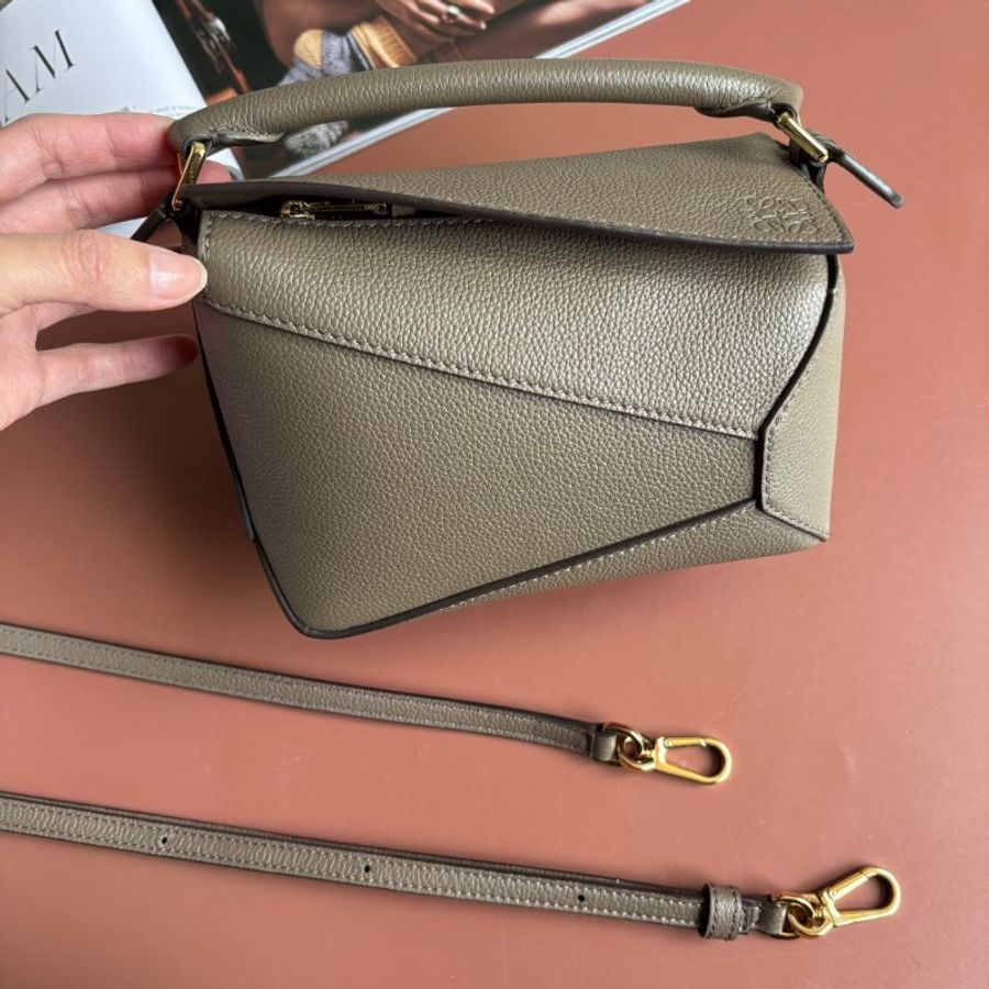 ::LOEWE:: 墨綠色手提斜背兩用包 Mini Puzzle Edge bag in soft grained calfskin-0