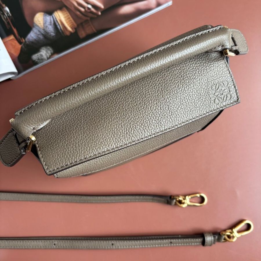 ::LOEWE:: 墨綠色手提斜背兩用包 Mini Puzzle Edge bag in soft grained calfskin-3
