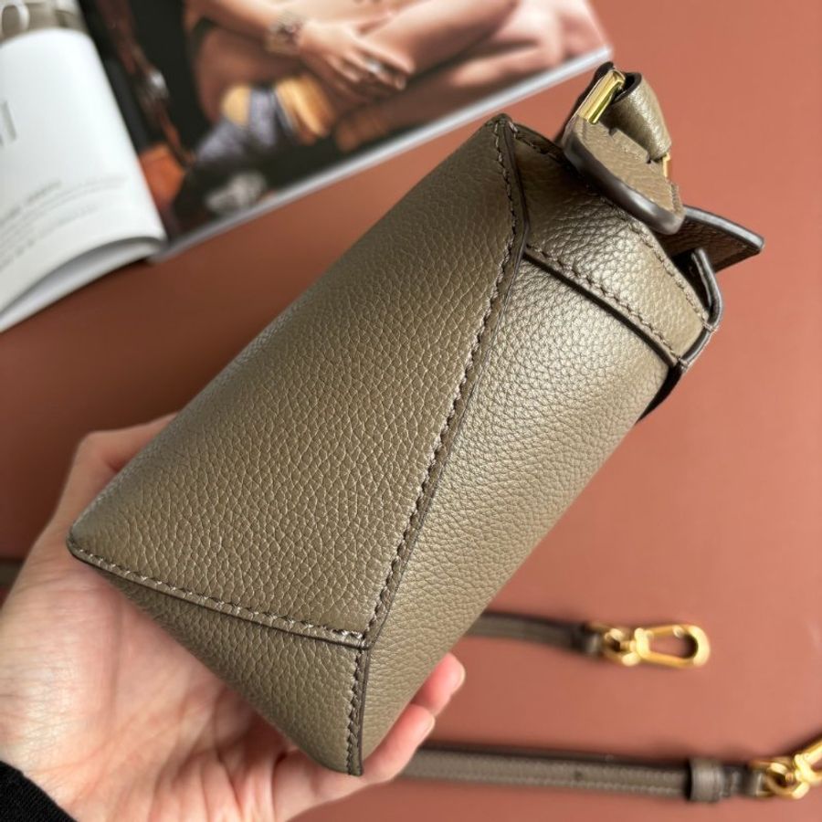 ::LOEWE:: 墨綠色手提斜背兩用包 Mini Puzzle Edge bag in soft grained calfskin-5
