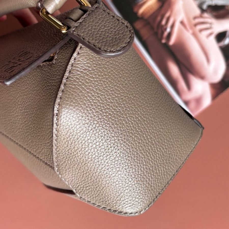 ::LOEWE:: 墨綠色手提斜背兩用包 Mini Puzzle Edge bag in soft grained calfskin-25