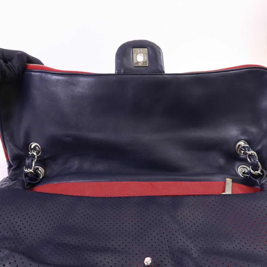 CHANEL 羊皮皮革Shoulder Bag銀扣鏈帶肩背袋-17