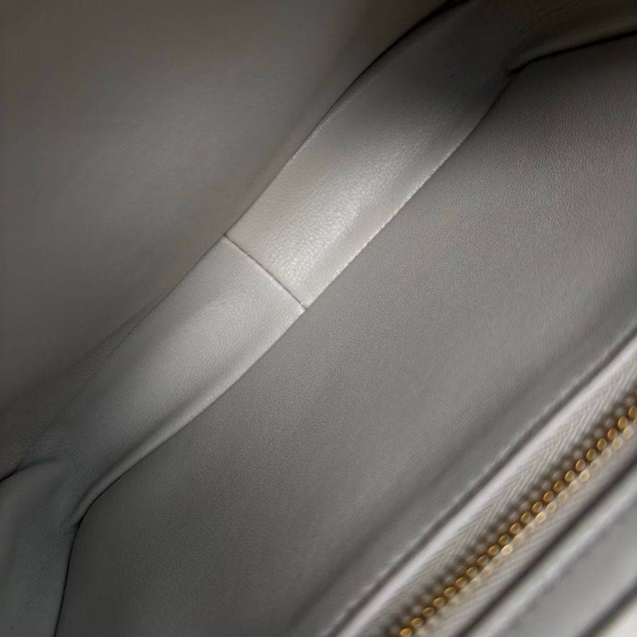 Celine 灰白色金扣Teenbox豆腐包小號18.5*14*5.5 99新配件塵袋-2