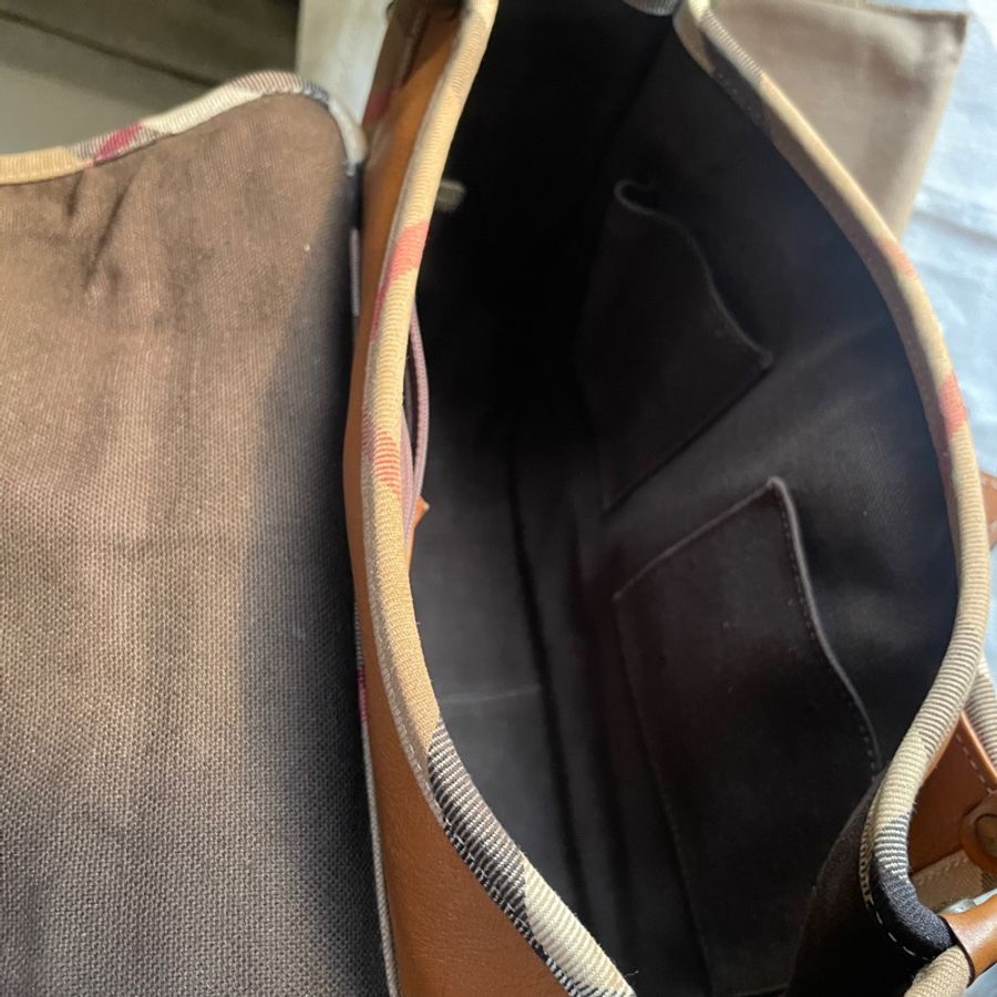 🍎優惠中🍎Burberry郵差包/大馬鞍/翻蓋包/斜背包/側背包🇬🇧正品🇬🇧況好🇬🇧男女適用🇬🇧英式風格🇬🇧學院風-54