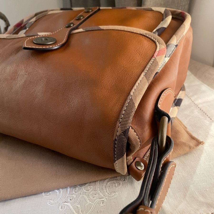 🍎優惠中🍎Burberry郵差包/大馬鞍/翻蓋包/斜背包/側背包🇬🇧正品🇬🇧況好🇬🇧男女適用🇬🇧英式風格🇬🇧學院風-59