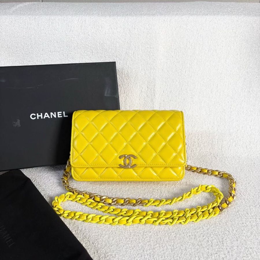 Chanel woc黃色金扣羊皮雙色粗鏈條芯片款19*12*4 98新配件塵袋盒子-1