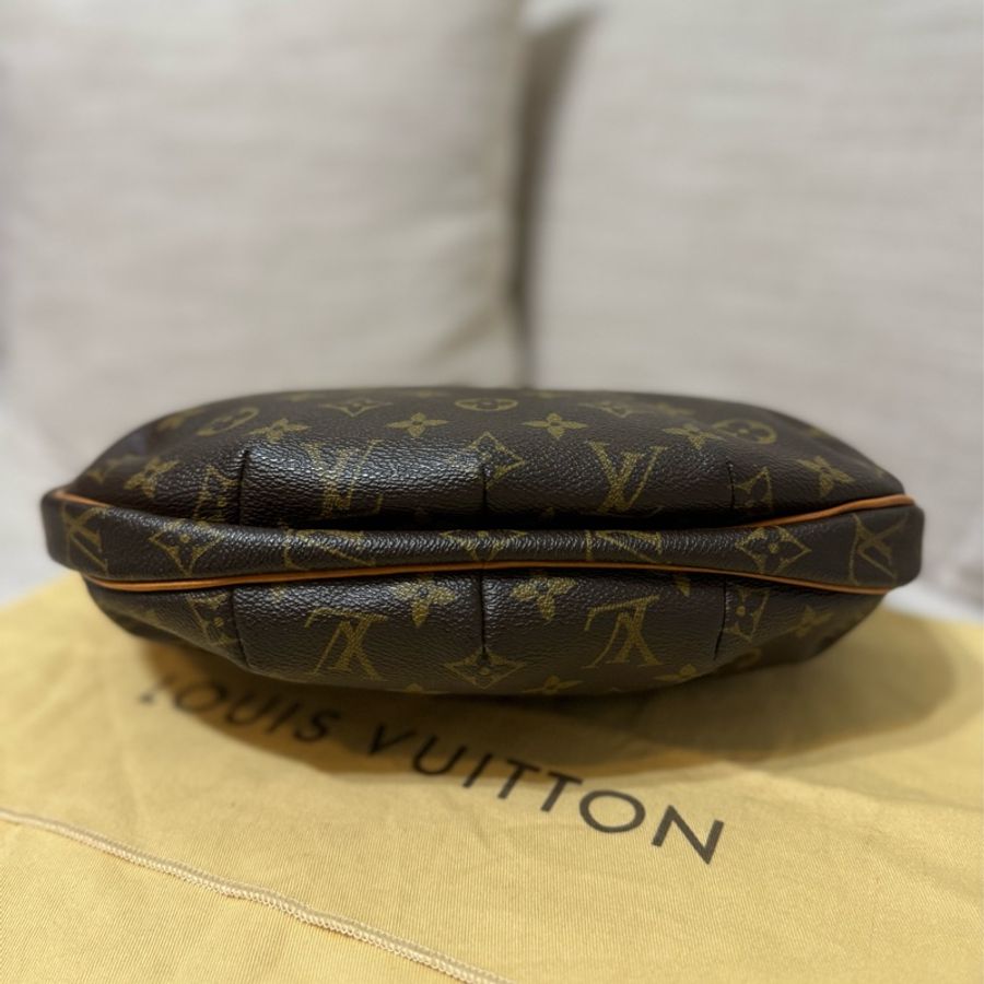 最後降價❗️9新以上美品✨LV Croissant Medium 中古可頌包中號🥐碗豆包🫘月亮包/月牙包/腋下包/有塵袋/漂亮包況-26