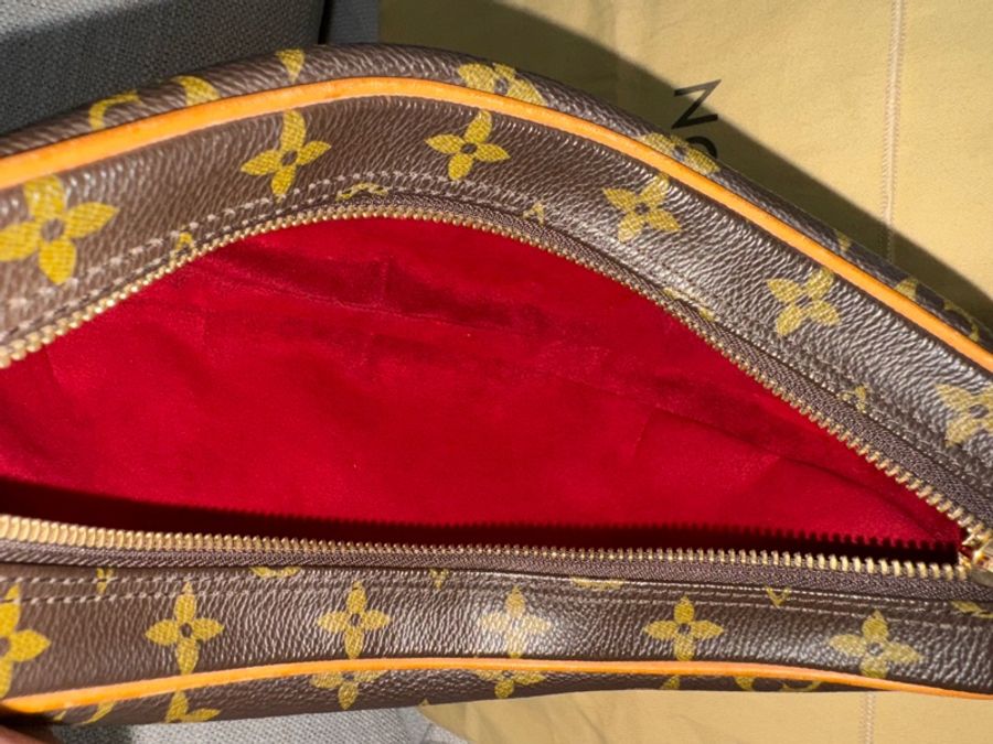 最後降價❗️9新以上美品✨LV Croissant Medium 中古可頌包中號🥐碗豆包🫘月亮包/月牙包/腋下包/有塵袋/漂亮包況-37