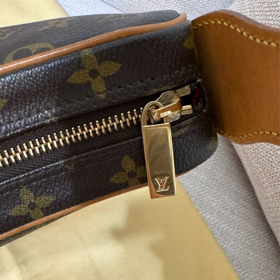 最後降價❗️9新以上美品✨LV Croissant Medium 中古可頌包中號🥐碗豆包🫘月亮包/月牙包/腋下包/有塵袋/漂亮包況-49