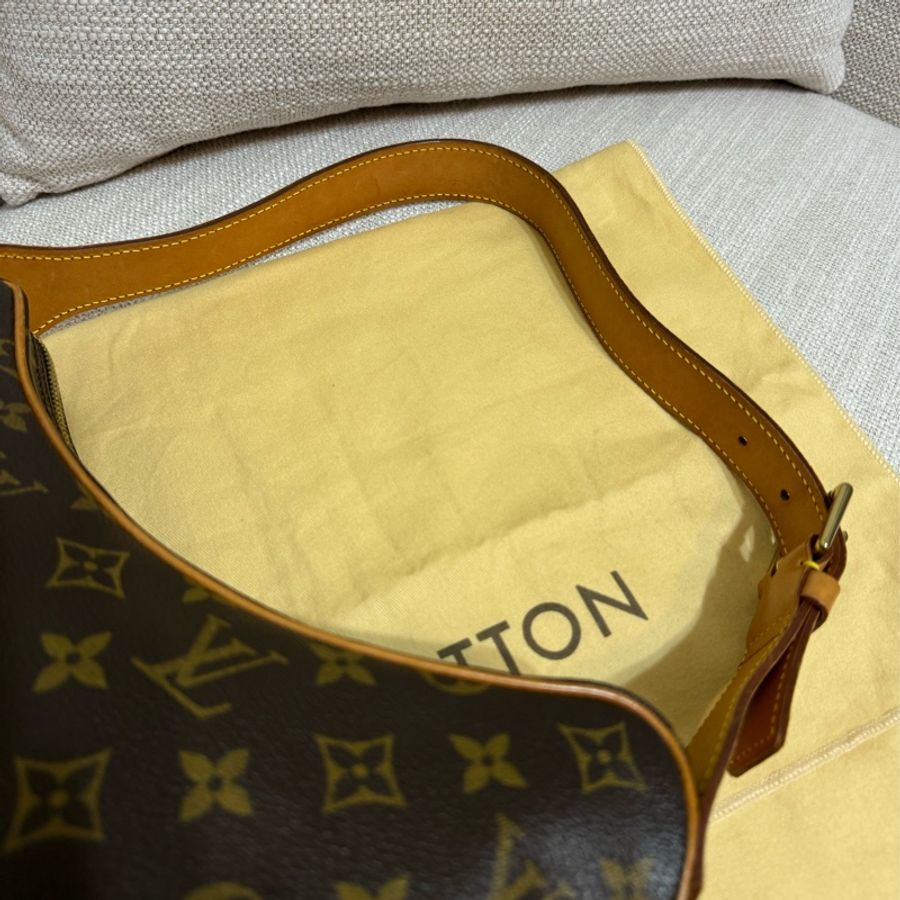 最後降價❗️9新以上美品✨LV Croissant Medium 中古可頌包中號🥐碗豆包🫘月亮包/月牙包/腋下包/有塵袋/漂亮包況-52