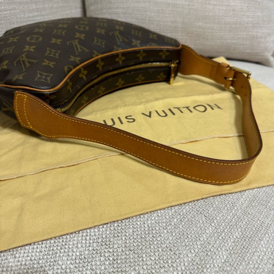最後降價❗️9新以上美品✨LV Croissant Medium 中古可頌包中號🥐碗豆包🫘月亮包/月牙包/腋下包/有塵袋/漂亮包況-54
