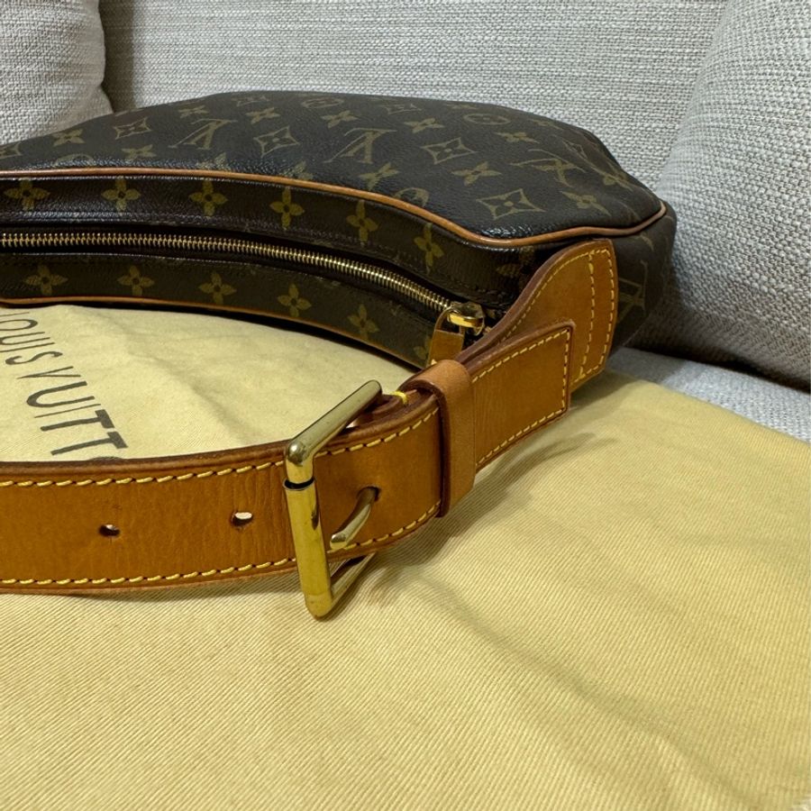 最後降價❗️9新以上美品✨LV Croissant Medium 中古可頌包中號🥐碗豆包🫘月亮包/月牙包/腋下包/有塵袋/漂亮包況-57