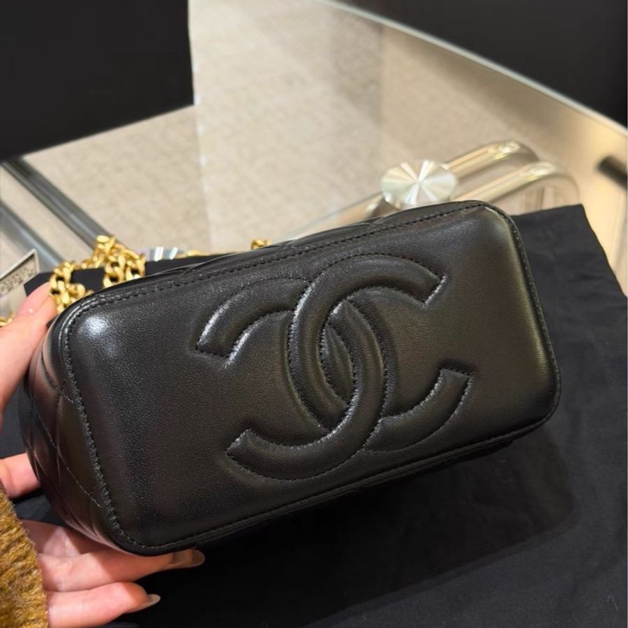 心動警告💌浪漫感天花板❤️🔥Chanel黑金心型金球化妝盒子包單肩斜挎包-9