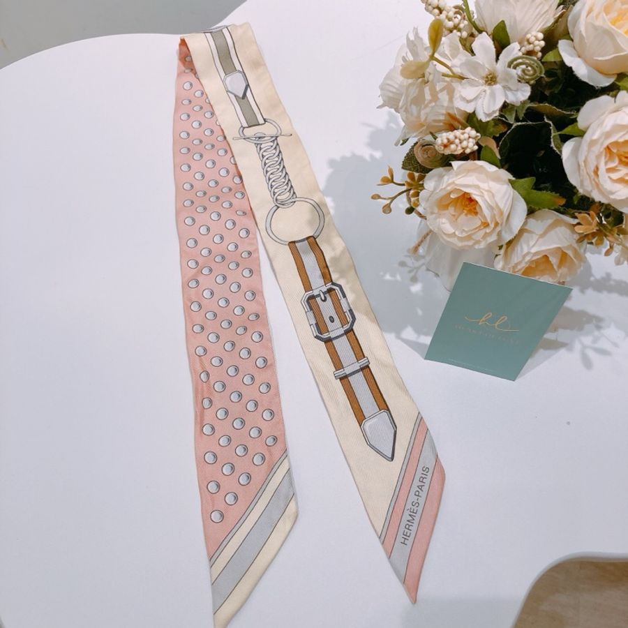 TW4646 HERMES 愛馬仕雙面圖案小絲巾SILK GRAND TRALALA TWILLY-21