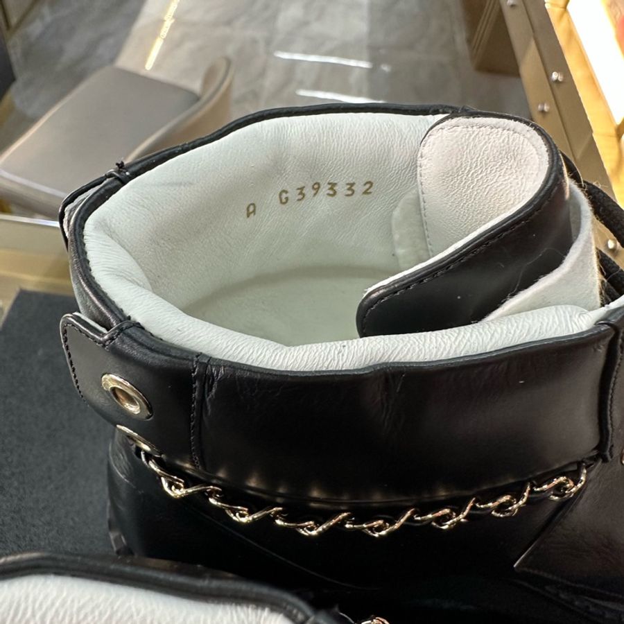 全新Chanel 香奈兒皮穿鏈 厚底短靴 36碼-9