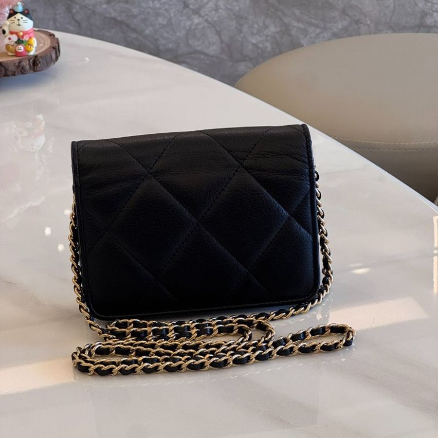 *SHIHNA名牌精品* CHANEL 小牛皮方鑽迷你口蓋包-2