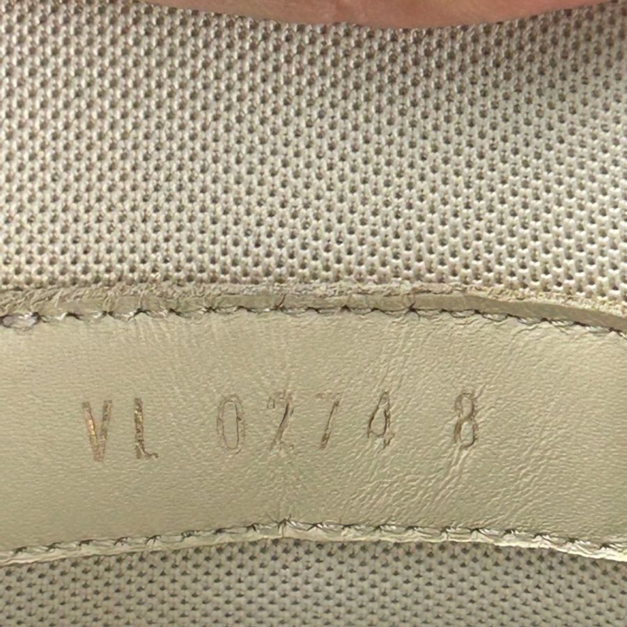 97新 Lv Louis Vuitton路易威登米白色胖丁 尺碼42-11
