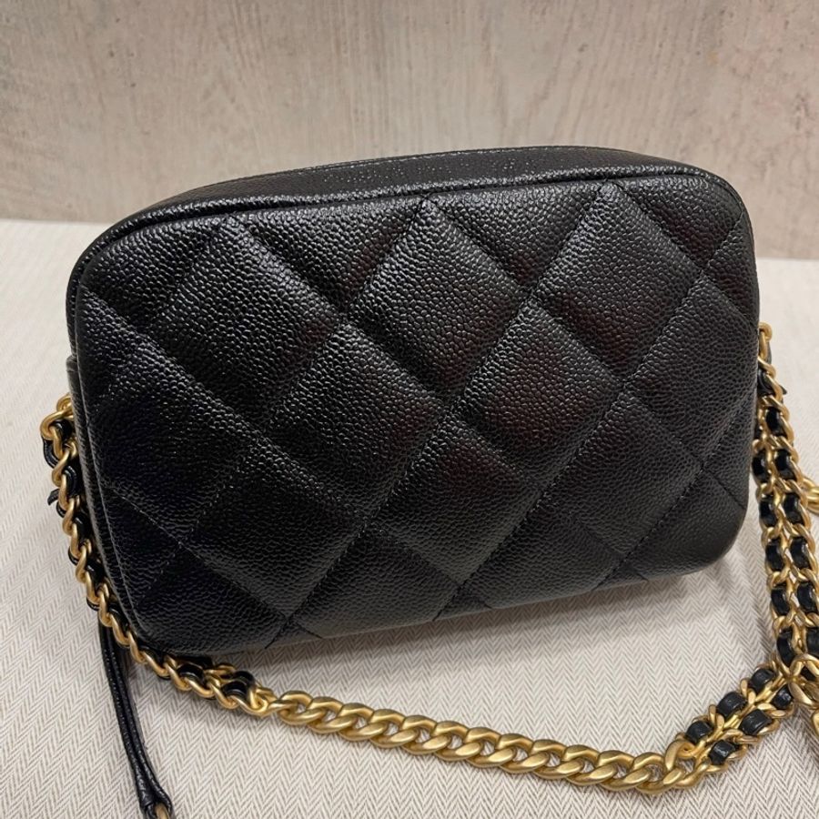 Chanel 黑色荔皮牛皮 相機包-1