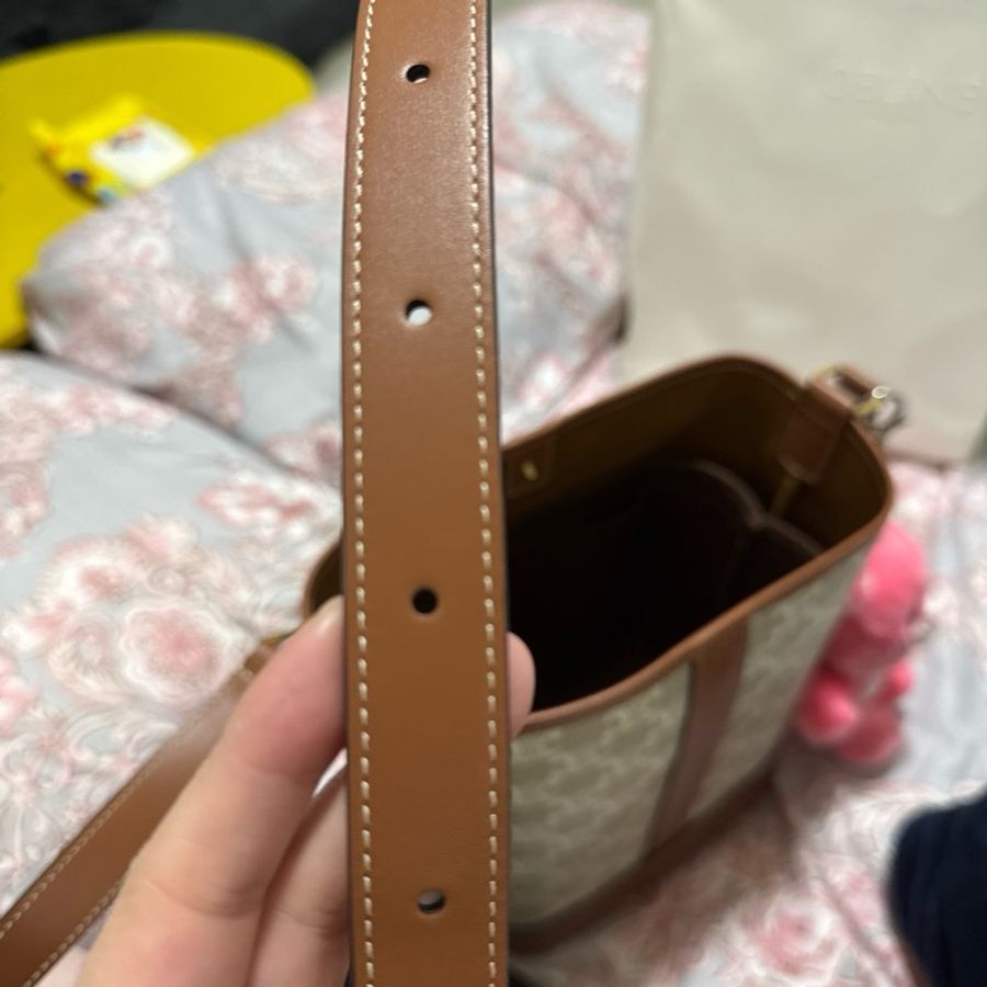 Celine水桶包小號白色(已售出)-1