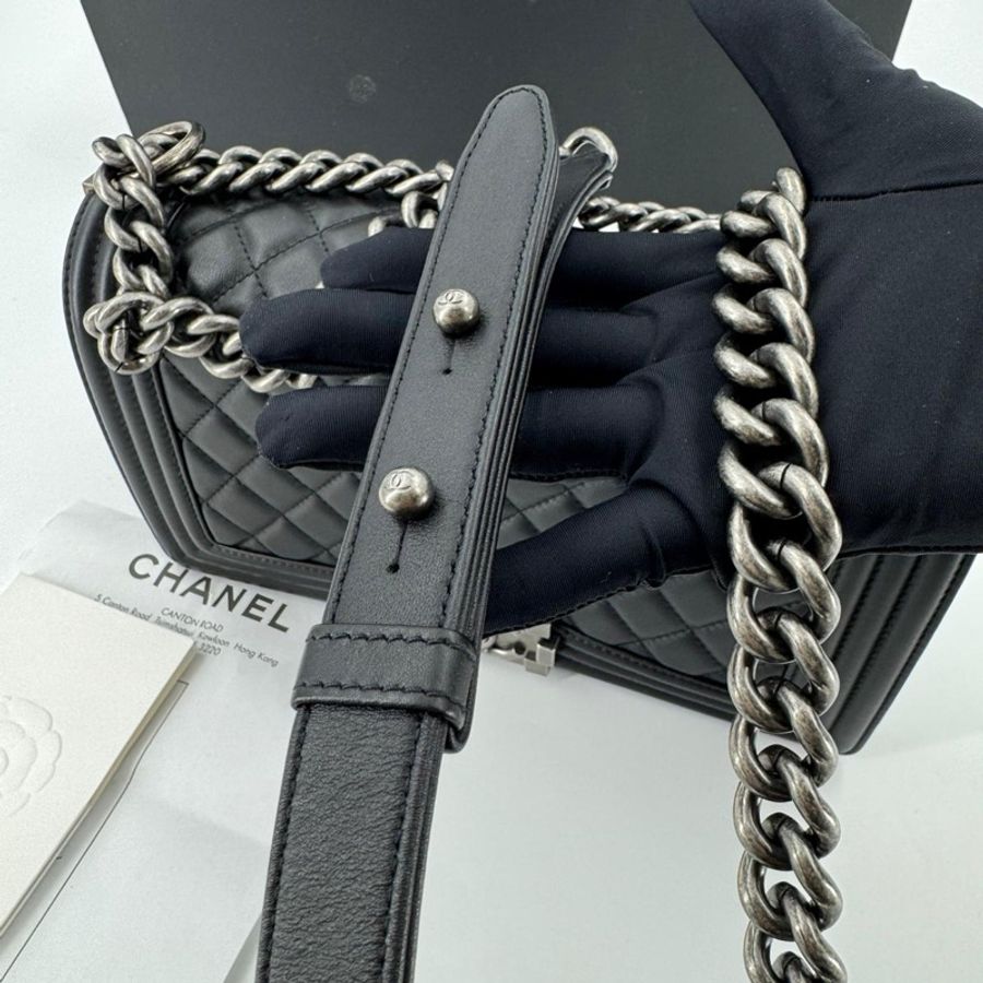 Chanel(21) Calfskin & Ruthenium-Finish Metal Black Leboy 25 Bag-6