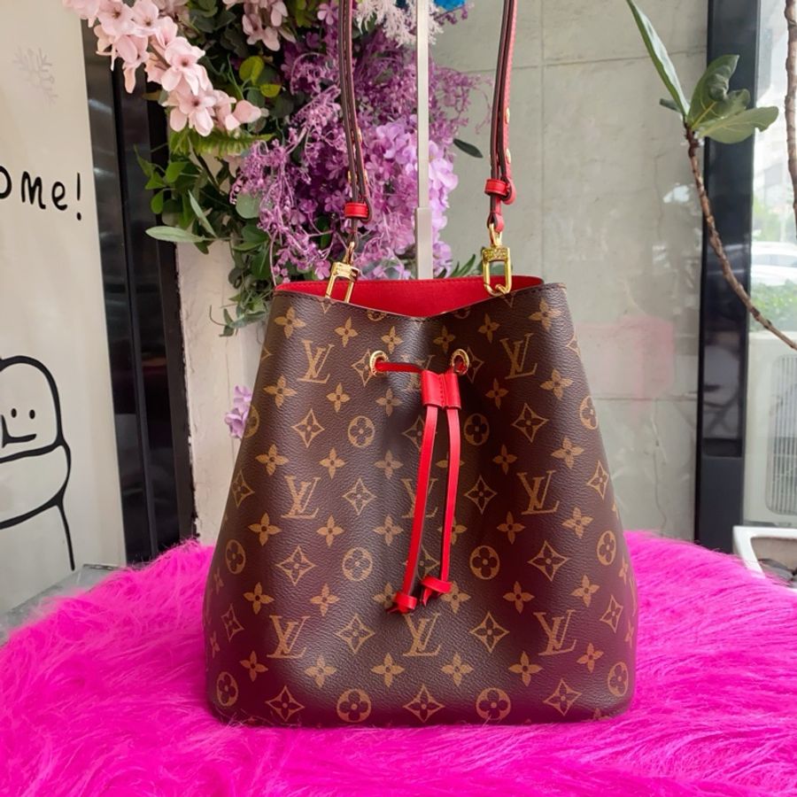 98新LV/路易威登老花紅色水桶包,尺寸26x26x17.5,有肩帶,-0