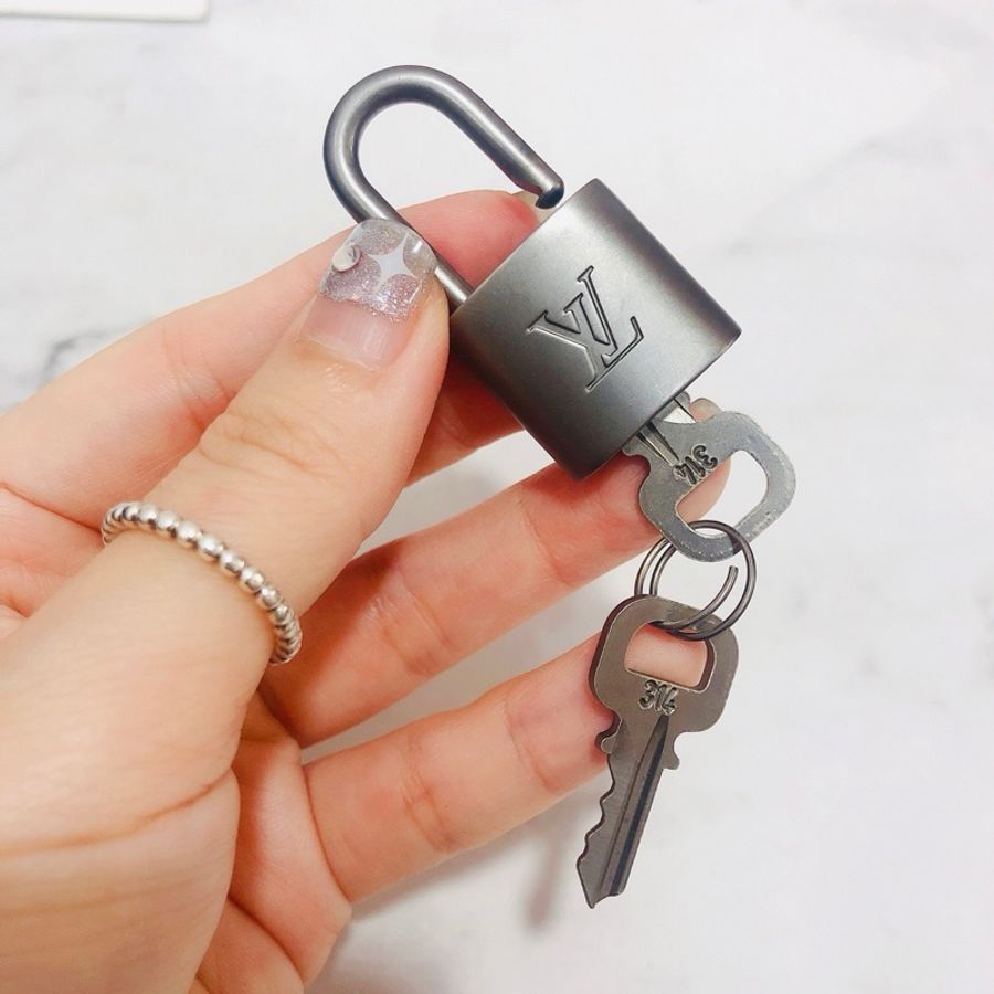95新LV/路易威登藍色棋盤格純皮男士手提單肩包,尺寸40*6*29,無附件,大號一-5