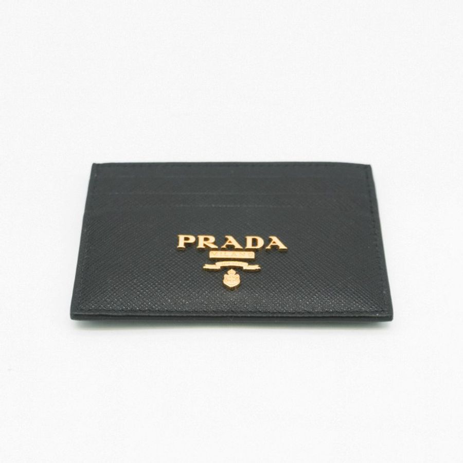 Prada Saffiano 金浮雕logo防刮皮革六卡卡夾(1MC025-黑)-3