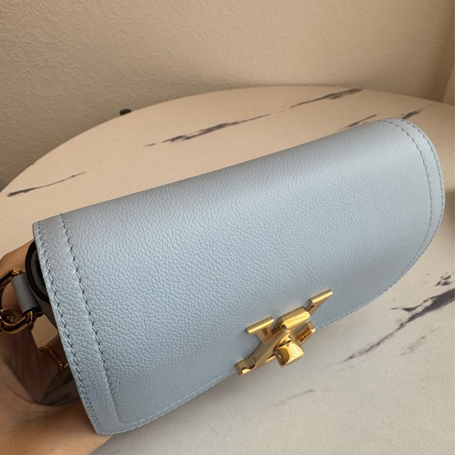 LV Lockme Tender寶寶藍/白皮革雙層兩用包-5
