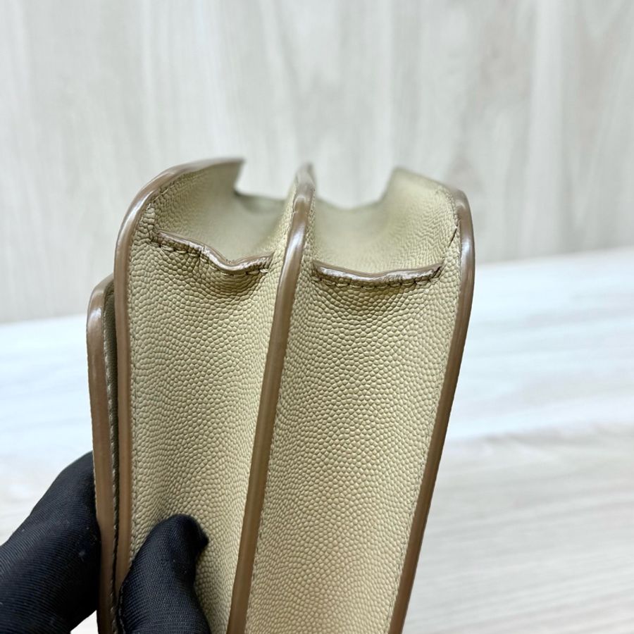 BURBERRY奶茶色粒面牛皮TB金釦雙層風琴包8020641-12