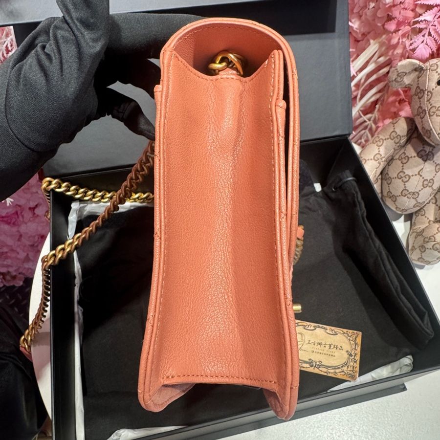 Chanel 牛皮鮭魚粉鏈條斜背包/王吉娜古董精品-3