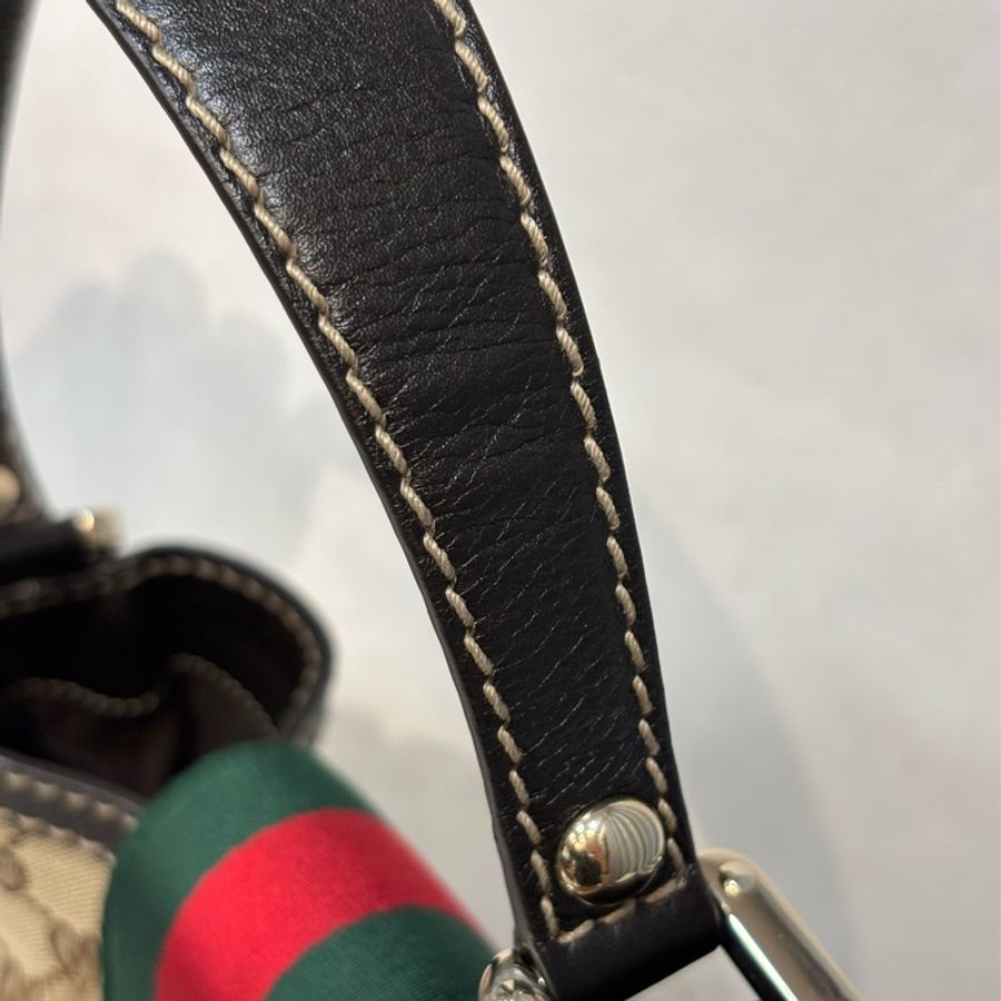 GUCCI 233608 GG LOGO 綠紅綠織帶 老花字紋緹花布 咖啡牛皮 肩背包 HOBO-10
