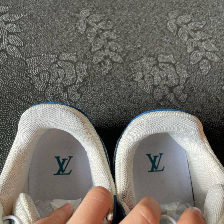 97新lv trainer白藍牛仔42碼無附件-7