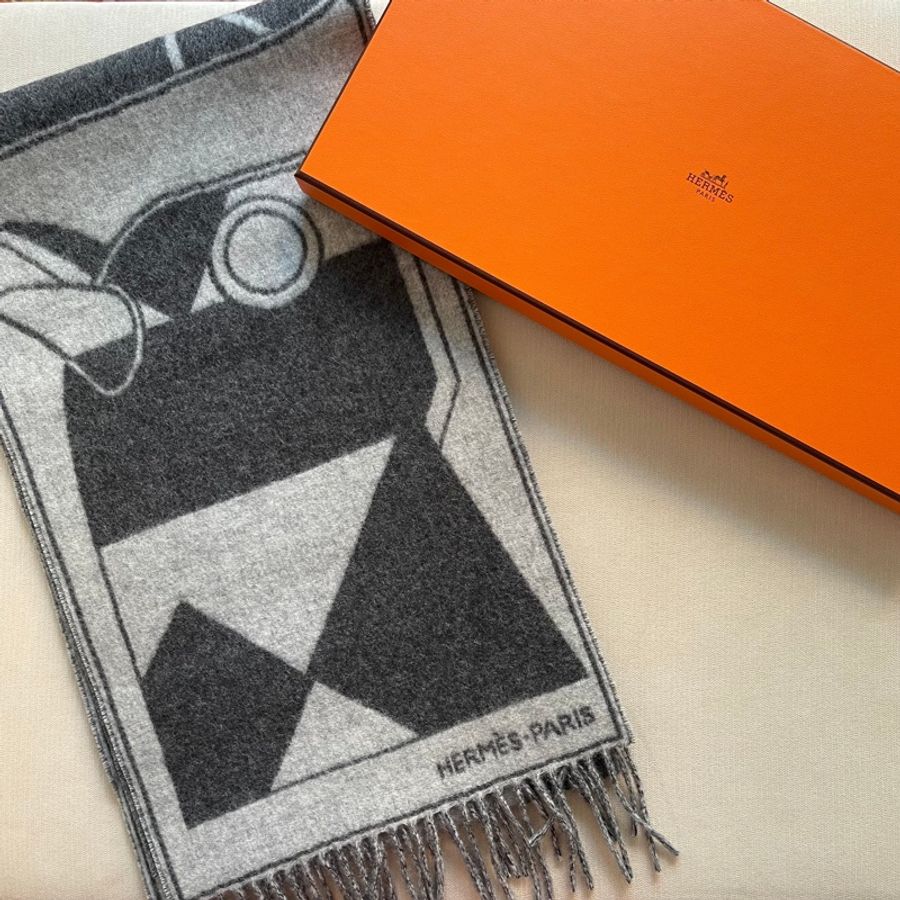 全新 清貨🧡 Hermes cashmere 頸巾 羊绒 圍巾  🐴 Camails Jacquard 馬頭盔甲提花-0