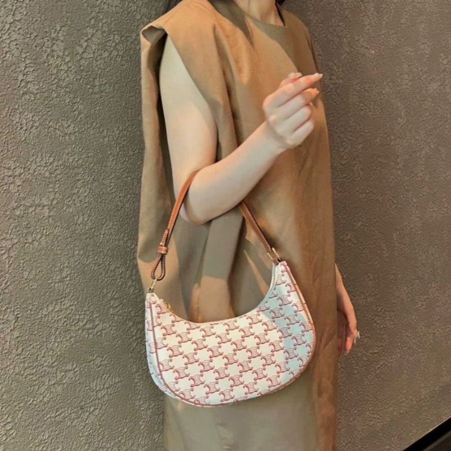 CELINE 經典老花凱旋門白色豌豆腋下包25*18*7 9新 配件塵袋-0