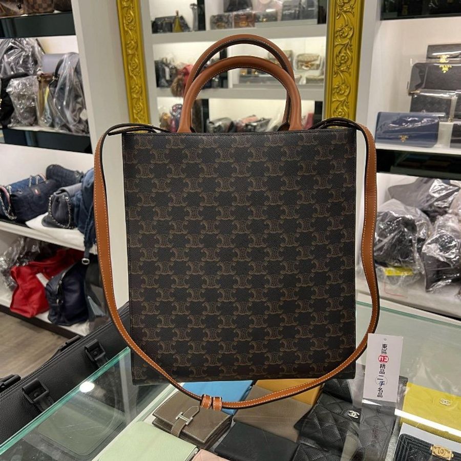 東區正精品㊣CELINE TRIANGLE CABAS 191542BZK04LU 近全新老花凱旋門白色字母直式琴譜包手提包斜背包 RZ5014-7