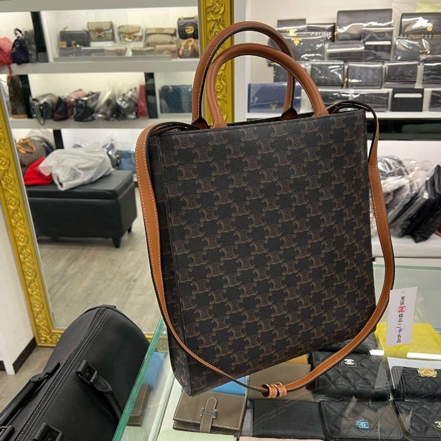 東區正精品㊣CELINE TRIANGLE CABAS 191542BZK04LU 近全新老花凱旋門白色字母直式琴譜包手提包斜背包 RZ5014-8