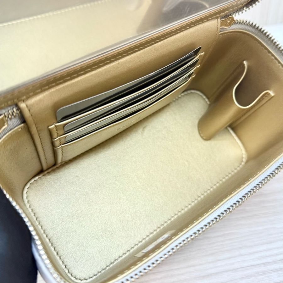 CHANEL灰色羊皮金球調節釦長盒子AP2303-18