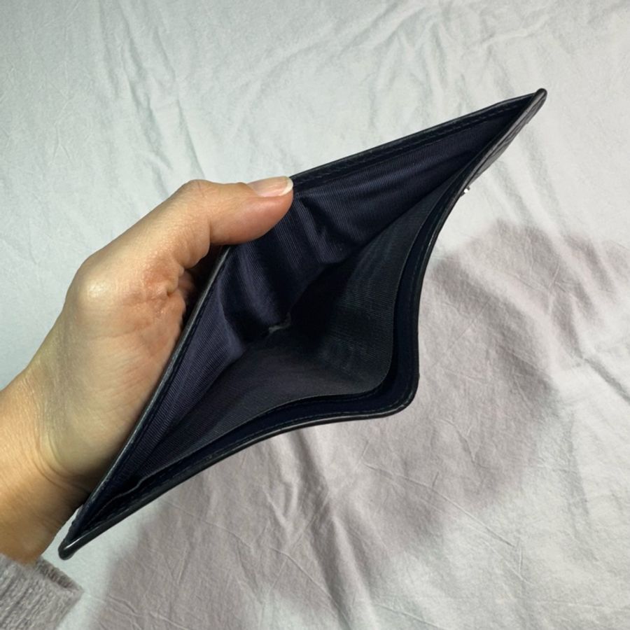 Gucci壓紋牛皮二折對開短夾-13