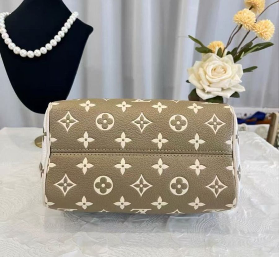 LV 酪梨綠拚白色 speedy20 春夏限定 芯片款20*13*12 99新 配件塵袋-4