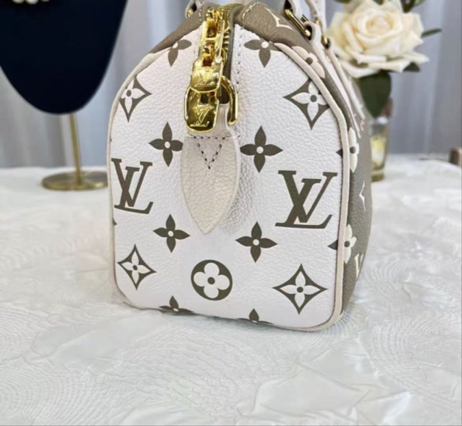 LV 酪梨綠拚白色 speedy20 春夏限定 芯片款20*13*12 99新 配件塵袋-5