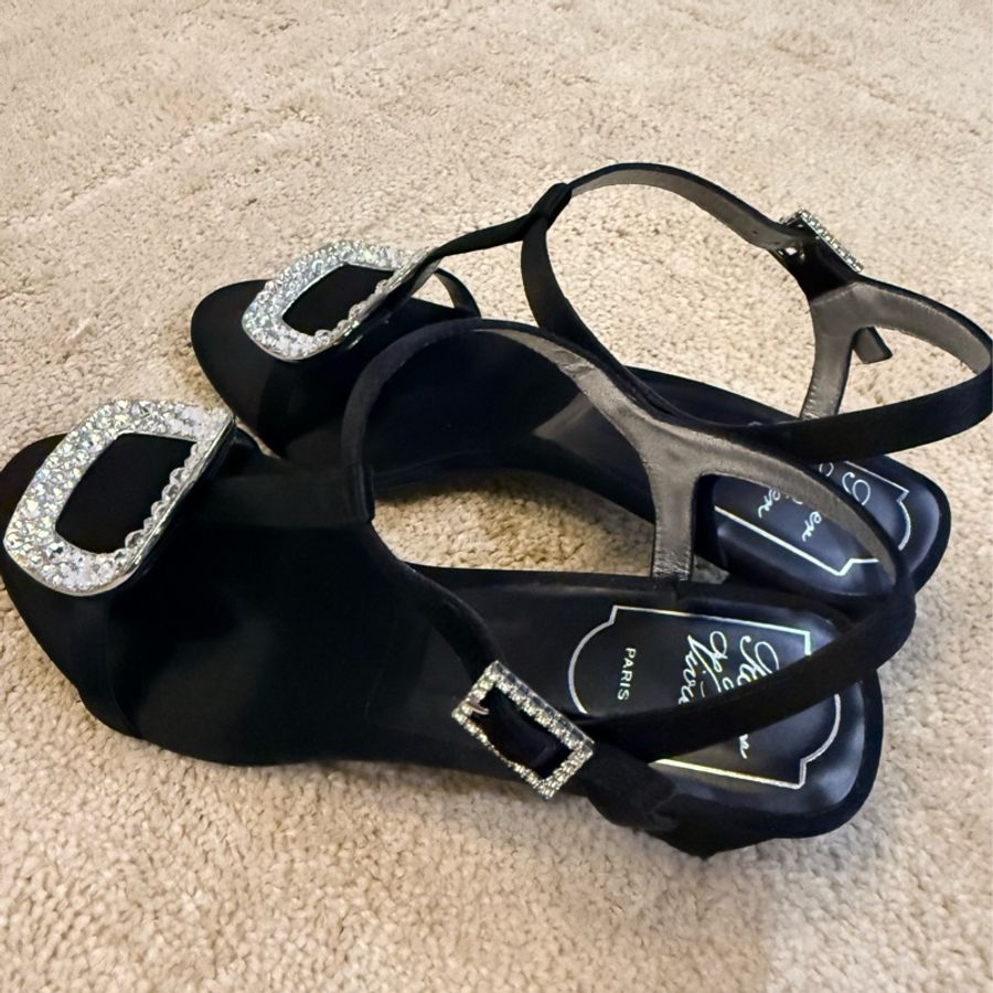 經典款Roger Vivier 36.5 黑色絲綢 銀鑽方釦 銀色皮革 跟4.5cm-2